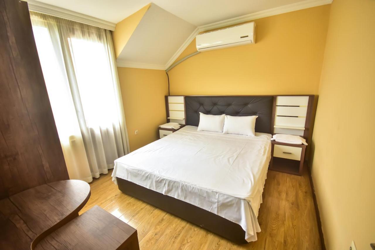 Family Apartments Батуми Экстерьер фото