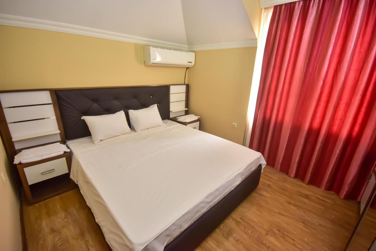 Family Apartments Батуми Экстерьер фото